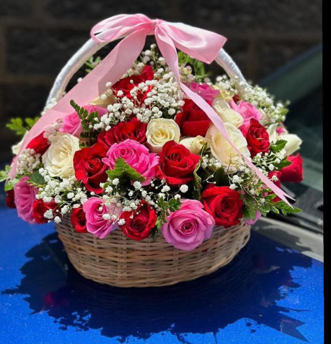 Floral basket arrangement