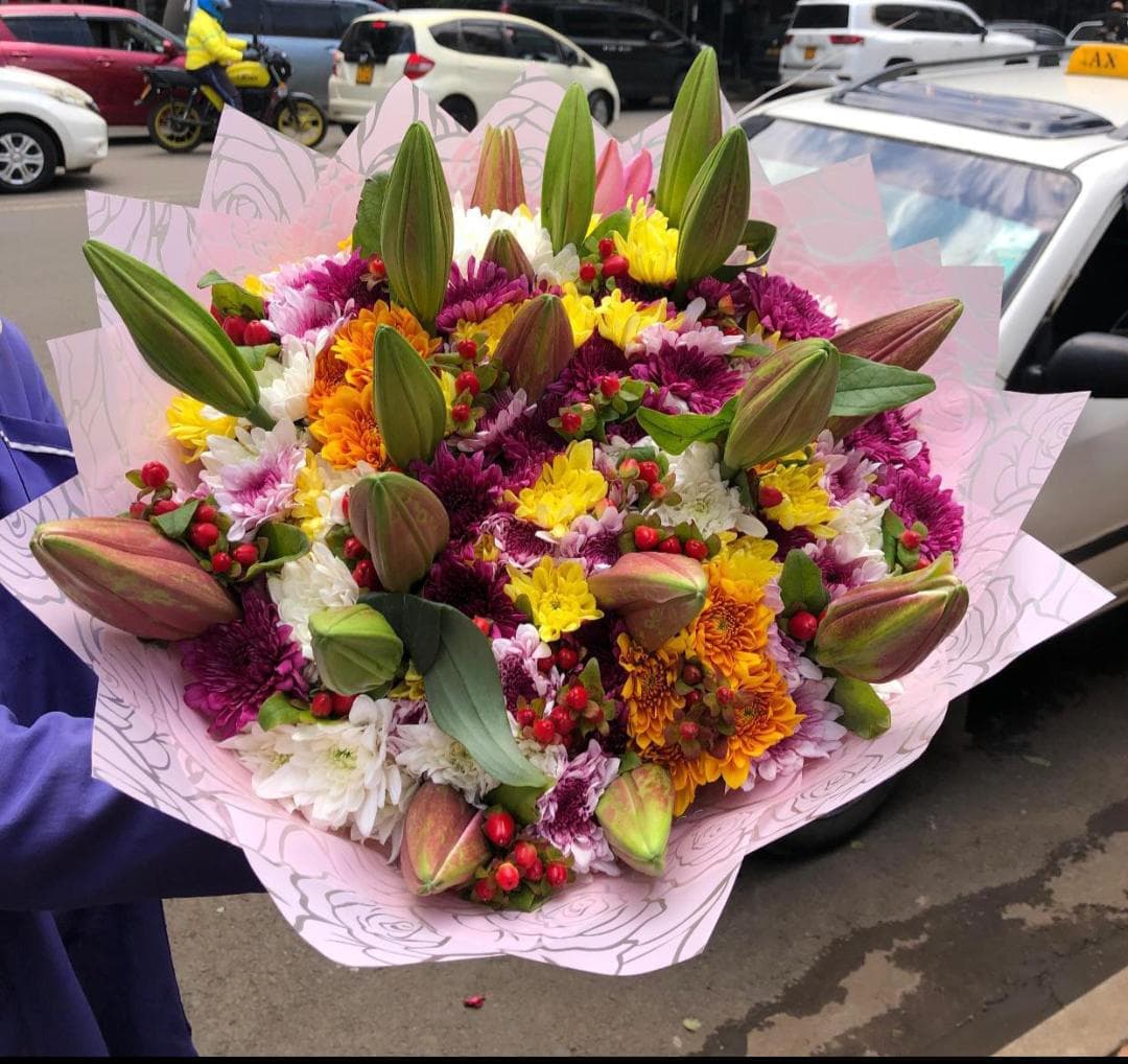 Lilies and chrysanthemums mix boquet